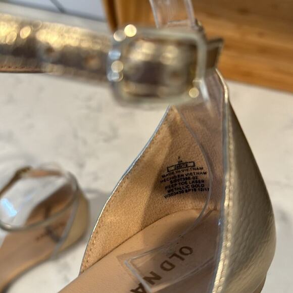 Old Navy Laser cut peep toe metallic gold ankle strap sandals summer  size 7 - Picture 9 of 9